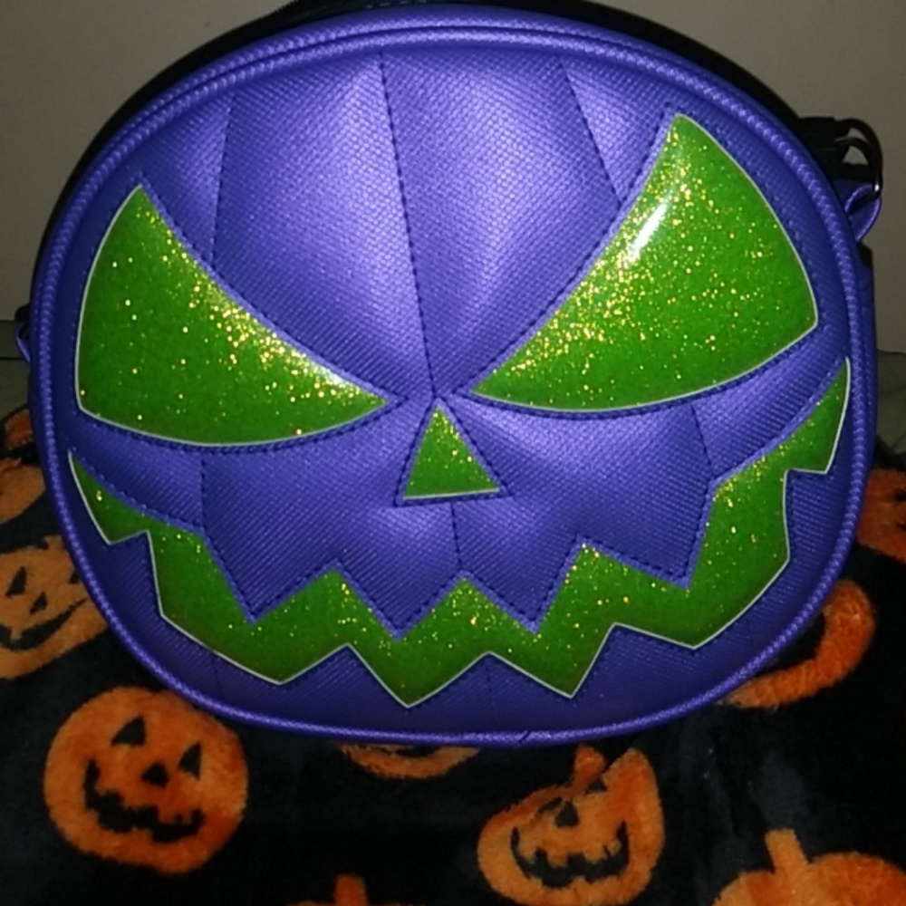 Love Pain & Stitches Pumpkin bag